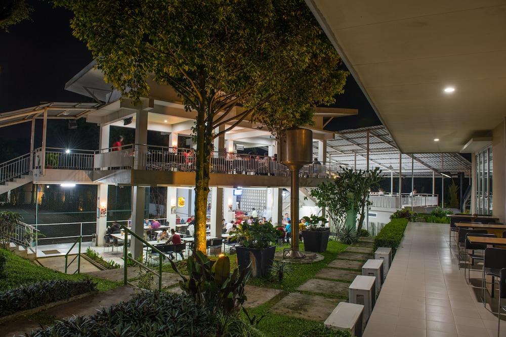 D'Agape Meeting & Conference Hotel Puncak Exterior foto